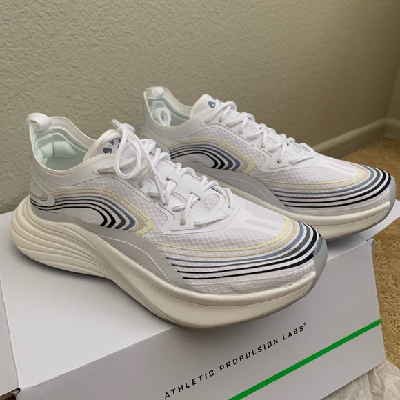 APL Streamline Striped Lace Up Sneakers - Picture 4 of 7